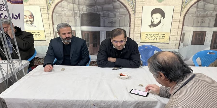 برپایی میز خدمت بانك صنعت و معدن در نماز جمعه قم