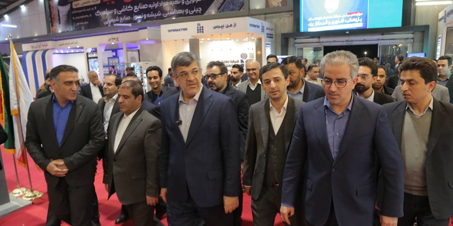 حضور استاندار یزد در غرفه چادرملو در دوازدهمین نمایشگاه فن‌بازار یزد