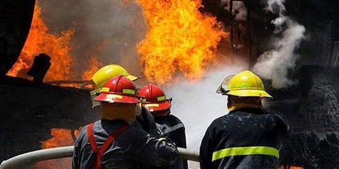 آتش سوزی گسترده انبار کالا در جنوب تهران