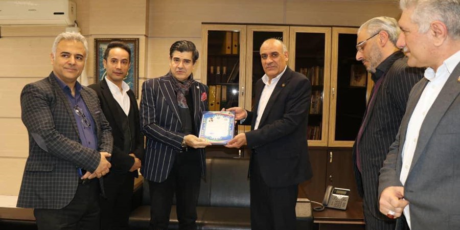 بیمه نامه ۵۰ میلیارد ریالی برای حنجره سالار عقیلی