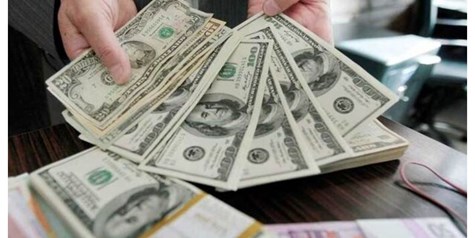 سیگنال فوری همتی به بازار؛ دلار رسمی بالا آمد، دلار آزاد عقب نشست
