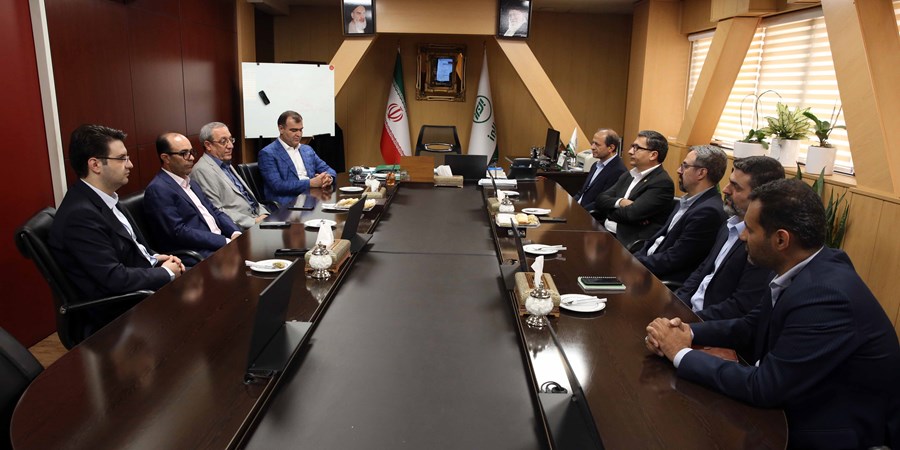 تقدیر مدیرعامل بیمه البرز از مدیران برجسته در حادثه بندر شهید رجایی