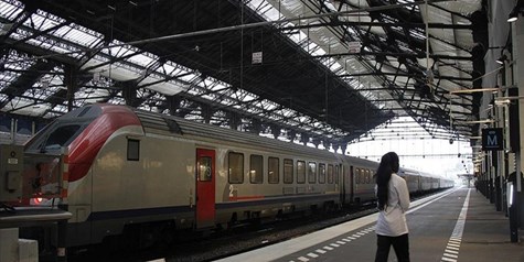 حمله به شبکه راه آهن فرانسه و اختلال در حرکت قطارها 