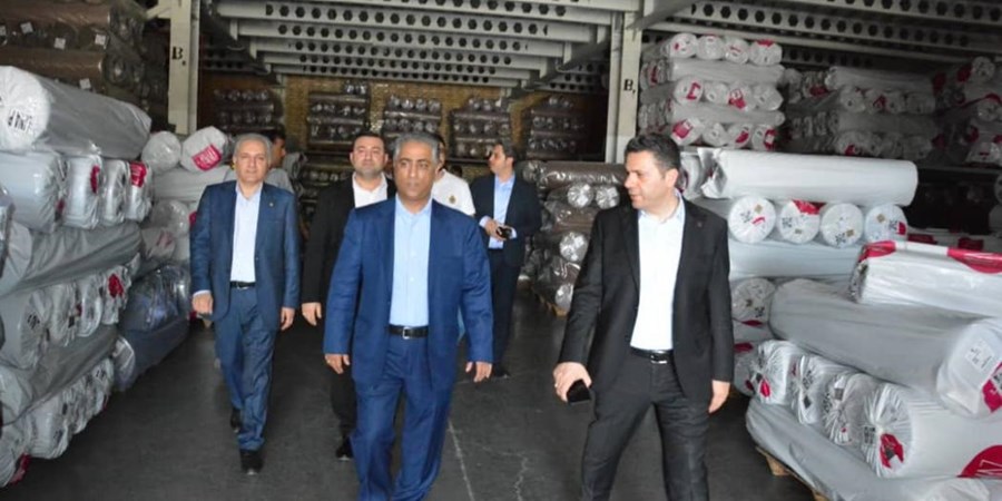 بازدید مدیرعامل بانك صنعت ومعدن از صنعت پیشران نساجی كشور؛ حمایت از شركت دانش‌بنیان و صادركننده برتر در حوزه تولید پارچه‌های رومبلی و پرده‌ای