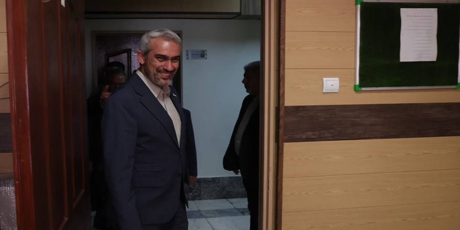 تهدید وزیر اقتصاد: سرنوشت بانک آینده در انتظار بانک‌های ناتراز+فیلم